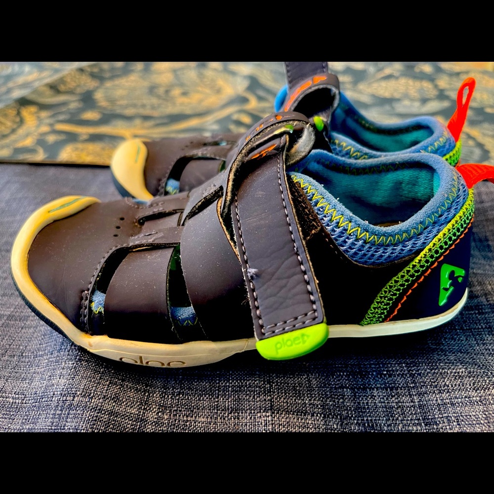 PLAE “Sam 2.0” sandals size 10